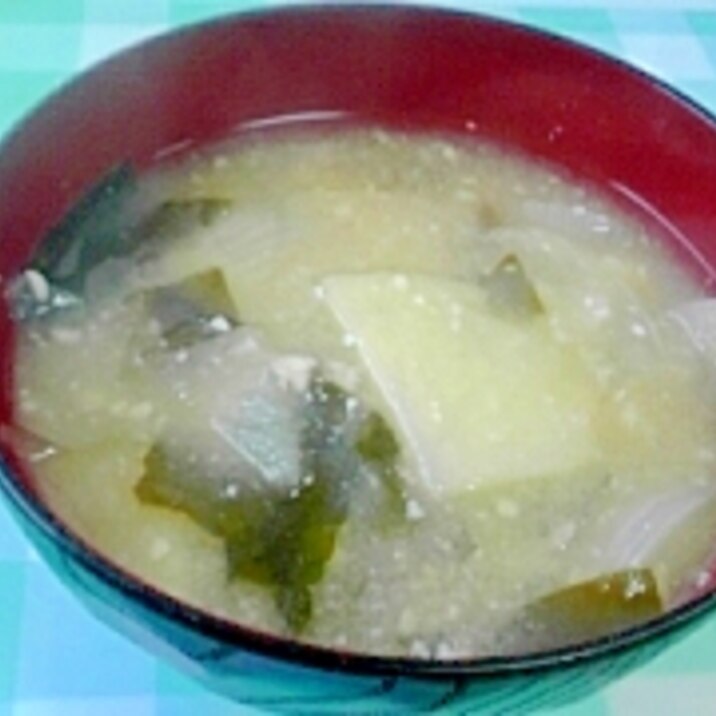 じゃがいも 玉ねぎ カットわかめの味噌汁 レシピ 作り方 By Ponta634 楽天レシピ じゃがいも 玉ねぎ カットわかめの味噌汁 レシピ 作り方 By Ponta634 楽天レシピ